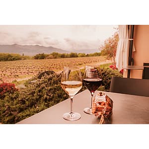 Roundtrip Nonstop Flight: Las Vegas, NV to/from Sonoma County, CA from $111 (Travel Sep - Dec on Southwest or Alaska Air)